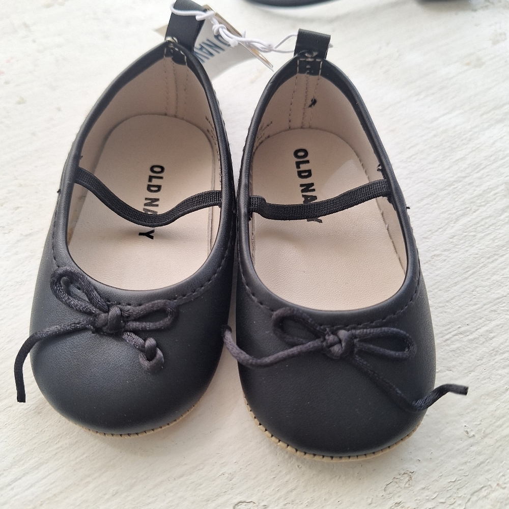 Old Navy Flats, size 6-12 months,  black